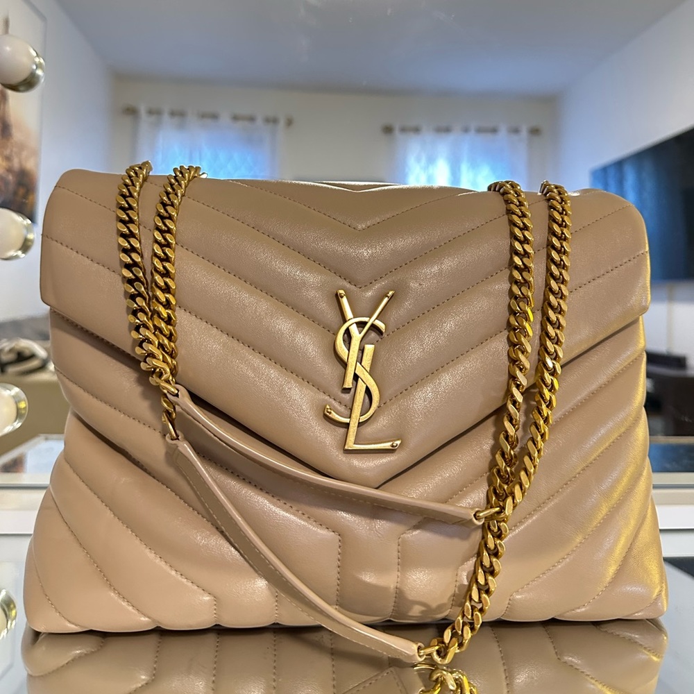 Saint Laurent
Loulou Medium Calf Flap-Top Shoulder Bag AUTHENTIC